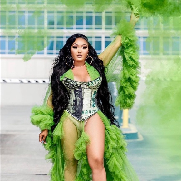 Money Corset The Remix LA - Picture 3 of 6